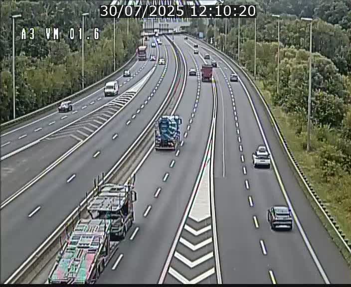 Traffic live webcam Luxembourg - Croix de Gasperich - A3 - BK 1.6 - direction France/Aire de Berchem