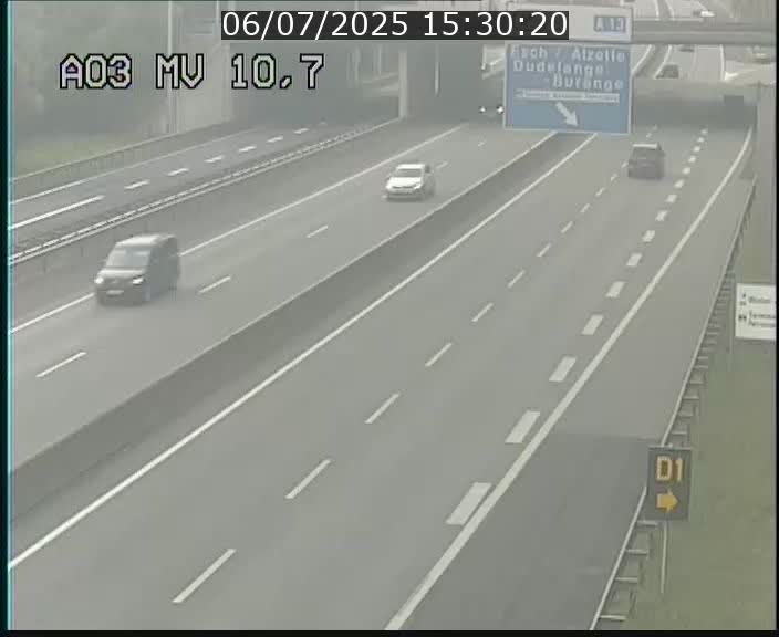 Traffic live webcam Luxembourg Croix de Bettembourg - A3 - BK 10.7 - direction France