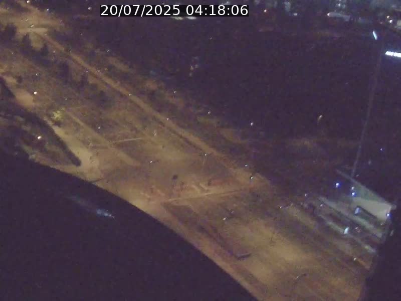 Webcam sur l'avenue John Fitzgerald Kennedy (N51) avec vue sur le Pont rouge (Pont Grande Duchesse Charlotte), l'arrêt Pfaffenthal et l'entrée du quartier Kirchberg