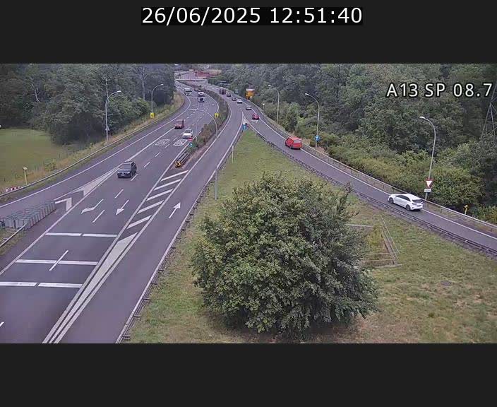 Traffic live webcam Luxembourg Jonction Lankelz - A13 direction Pétange - BK 8.7 