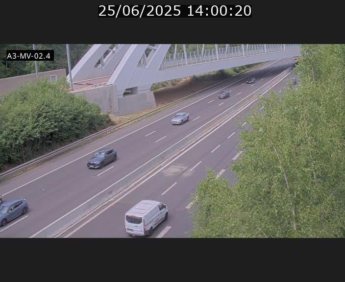Webcam autoroute de la France (A3) au Luxembourg à Fentange, à proximité de la Croix de Gasperich. Vue orientée vers la Cloche d'Or