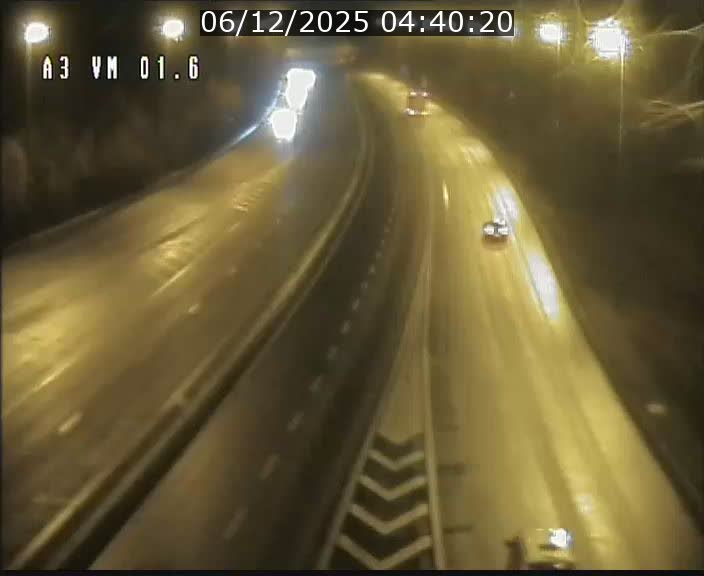 Traffic live webcam Luxembourg - Croix de Gasperich - A3 - BK 1.6 - direction France/Aire de Berchem