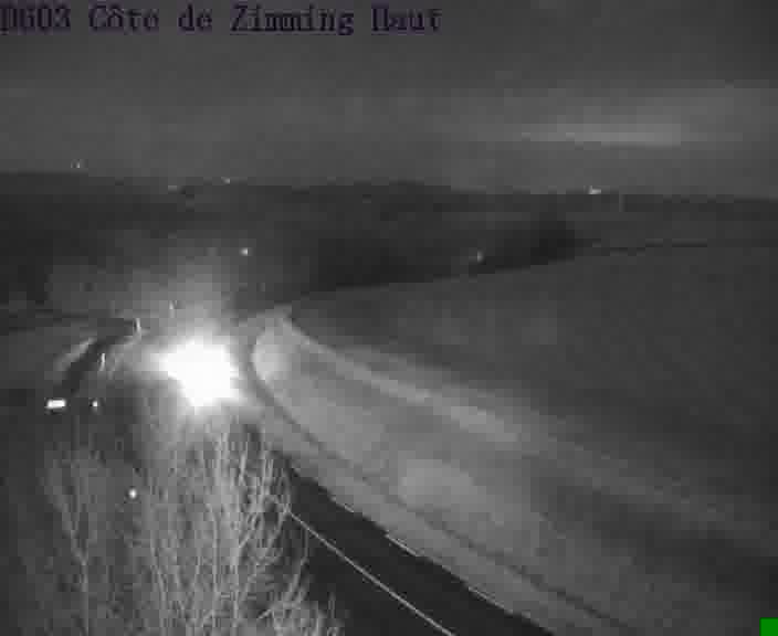 Webcam sur la D603 située en haut de la Côte de Zimming. Vue orientée vers Saint-Avold.