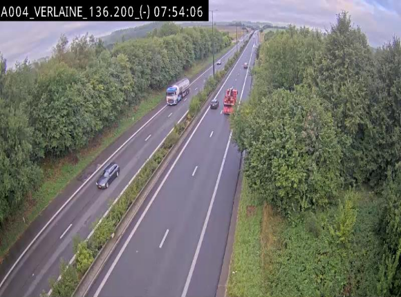 Webcam sur l'E411 à hauteur du pont surplombant la N40, à proximité de la sortie 26 Verlaine - Libramont-Chevigny. Vue orientée vers Namur