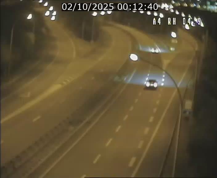 Traffic live webcam Luxembourg Leudelange - A4 - BK 4.9 - direction Luxembourg