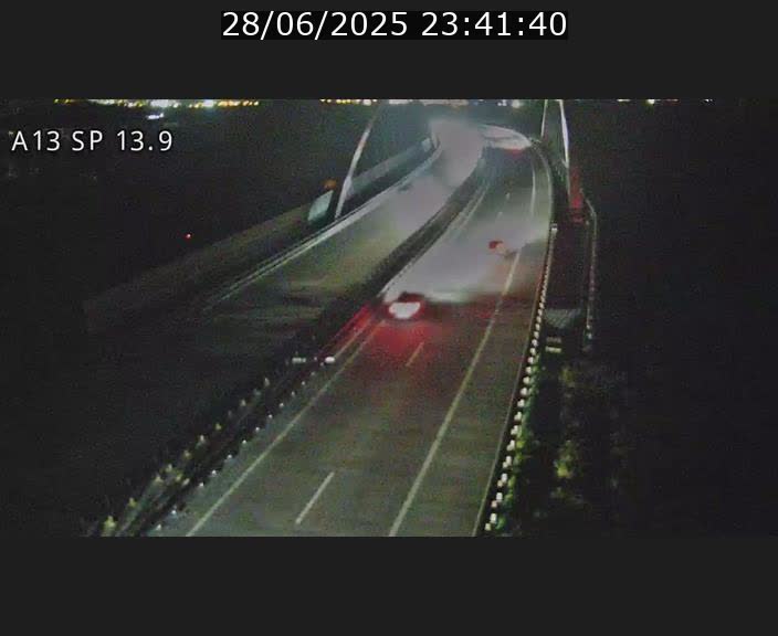 Traffic live webcam Luxembourg Kayl - A13 direction Esch-sur-Alzette/Luxembourg-ville - BK 13.9