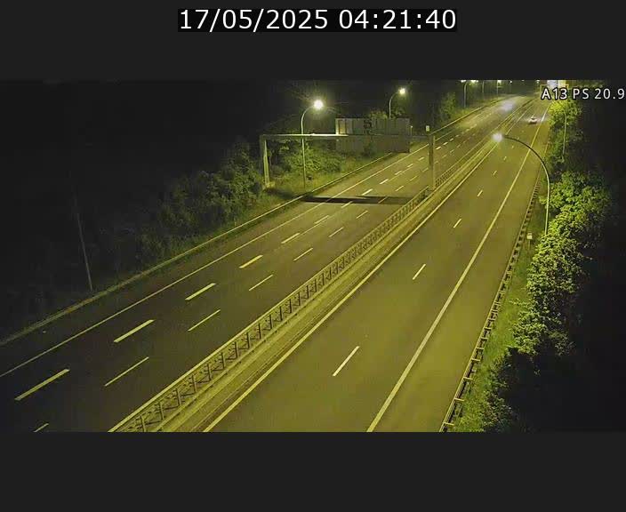 Traffic live webcam Luxembourg Croix de Bettembourg, rond-point d'Hellange - A13 direction Allemagne - BK 20.9