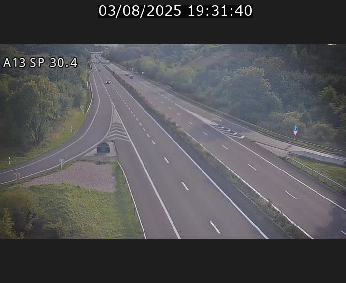 Traffic live webcam Luxembourg Altwies - A13 direction Luxembourg-ville - BK 30.4