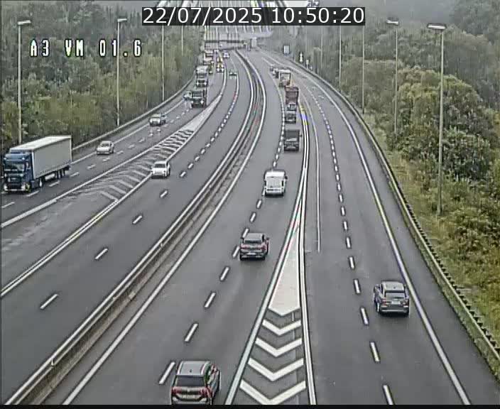 Traffic live webcam Luxembourg - Croix de Gasperich - A3 - BK 1.6 - direction France/Aire de Berchem