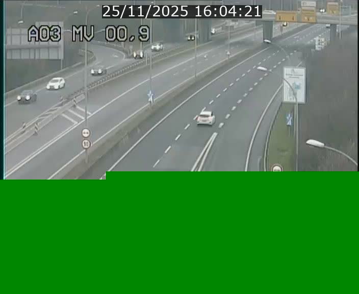 Traffic live webcam Luxembourg Croix de Gasperich - A3 - BK 0.4 - direction Luxembourg
