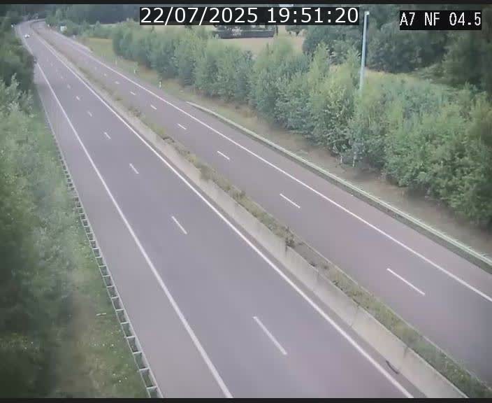 Caméra autoroute Luxembourg A7 - Passage à gibier Rëngelbour - direction Tunnel Grouft