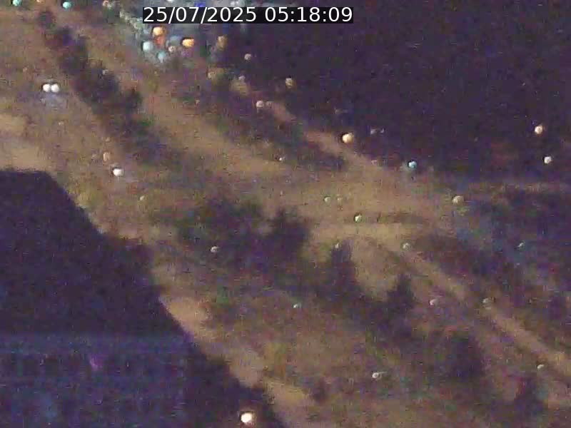 Webcam sur l'avenue John Fitzgerald Kennedy (N51) avec vue sur le Pont rouge (Pont Grande Duchesse Charlotte), l'arrêt Pfaffenthal et l'entrée du quartier Kirchberg