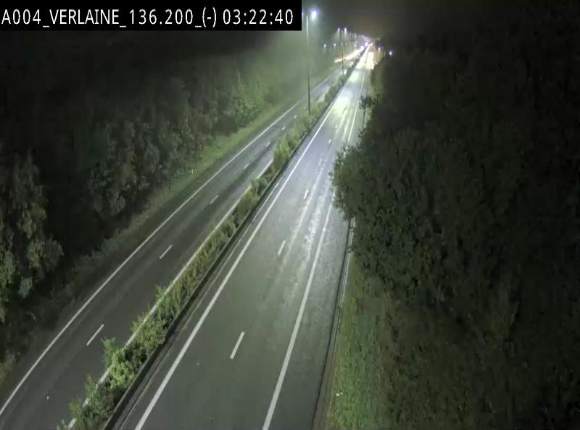 Webcam sur l'E411 à hauteur du pont surplombant la N40, à proximité de la sortie 26 Verlaine - Libramont-Chevigny. Vue orientée vers Namur