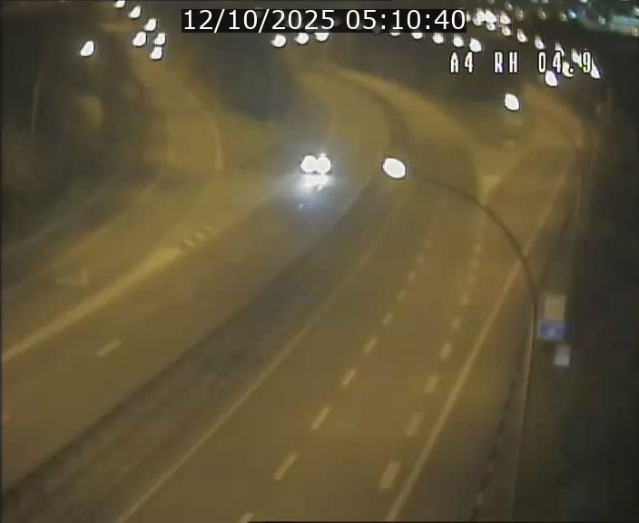 Traffic live webcam Luxembourg Leudelange - A4 - BK 4.9 - direction Luxembourg
