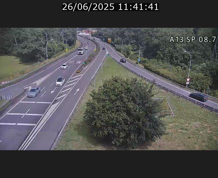 Traffic live webcam Luxembourg Jonction Lankelz - A13 direction Pétange - BK 8.7 