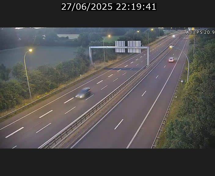 Traffic live webcam Luxembourg Croix de Bettembourg, rond-point d'Hellange - A13 direction Allemagne - BK 20.9