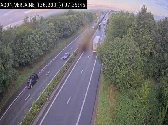 Webcam sur l'E411 à hauteur du pont surplombant la N40, à proximité de la sortie 26 Verlaine - Libramont-Chevigny. Vue orientée vers Namur