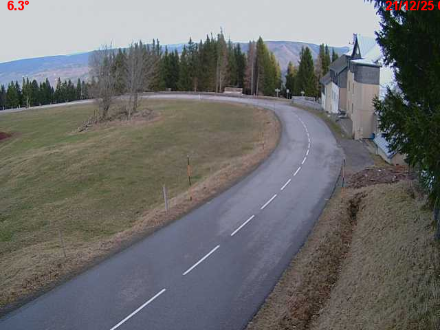 Webcam en haut du col du Ballon d'Alsace sur la D465 à 1075 mètres d'altitude dans les Vosges