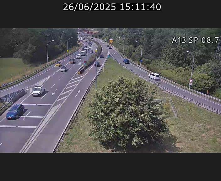 Traffic live webcam Luxembourg Jonction Lankelz - A13 direction Pétange - BK 8.7 
