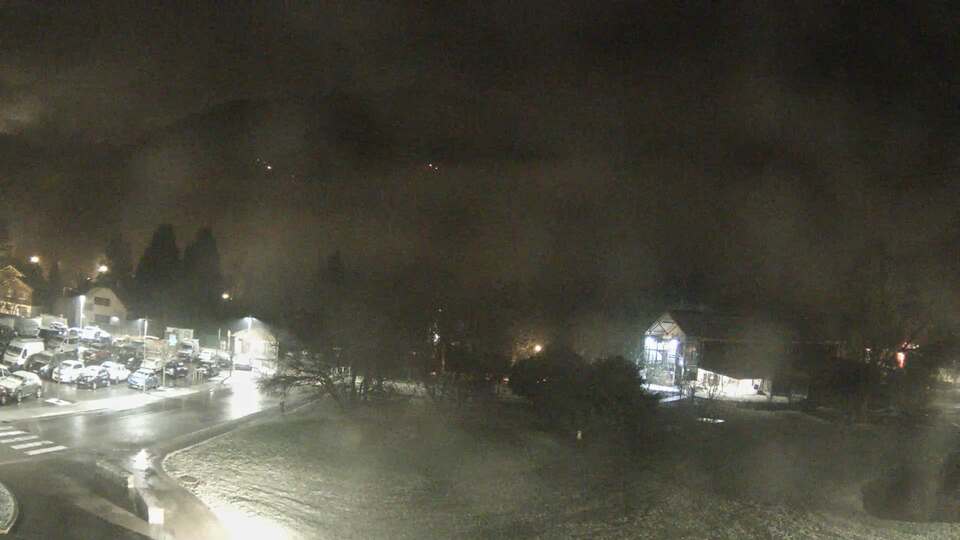 Webcam au niveau de la mairie du village du Bourg d'Oisans, aux pieds de l'Alpe d'Huez et aux portes du parc des Écrins