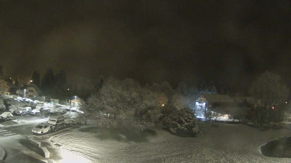 Webcam au niveau de la mairie du village du Bourg d'Oisans, aux pieds de l'Alpe d'Huez et aux portes du parc des Écrins