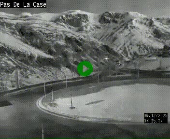 Webcam sur la N22 au niveau du poste frontière entre la France et Andorre à proximité de Pas de la Case à plus de 2000 mètres d'altitude