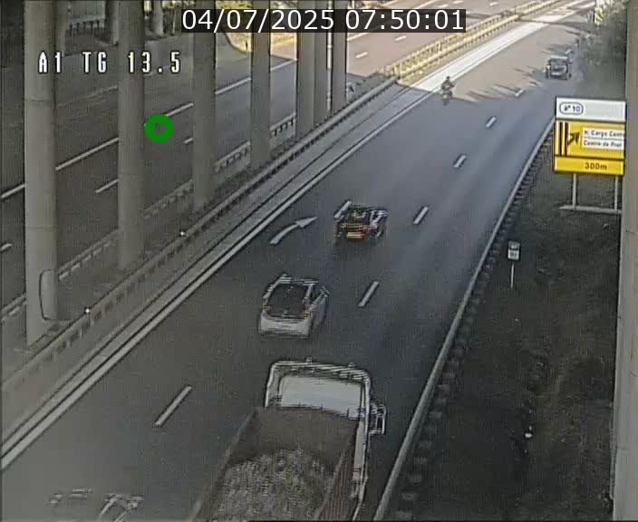 Traffic live webcam Luxembourg Senningen - A1 direction Luxembourg - BK 13.5