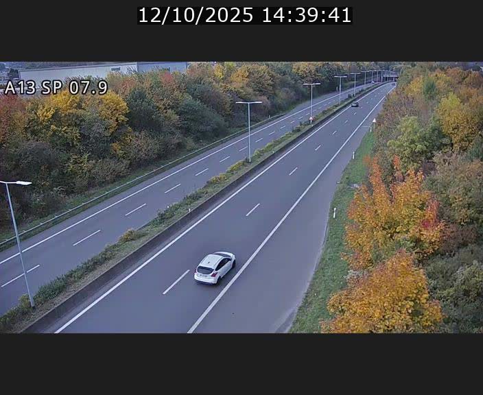 Traffic live webcam Luxembourg Jonction Lankelz - A13 direction Pétange - BK 7.9