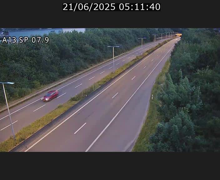 Traffic live webcam Luxembourg Jonction Lankelz - A13 direction Pétange - BK 7.9