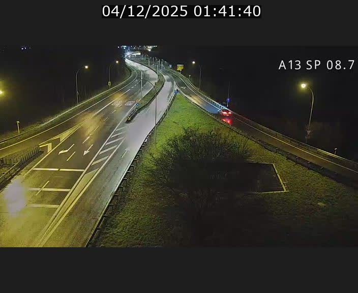 Traffic live webcam Luxembourg Jonction Lankelz - A13 direction Pétange - BK 8.7 