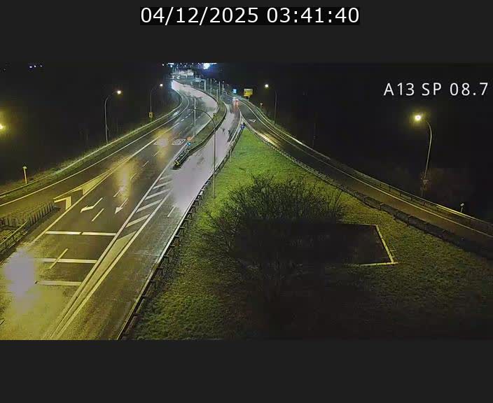 Traffic live webcam Luxembourg Jonction Lankelz - A13 direction Pétange - BK 8.7 