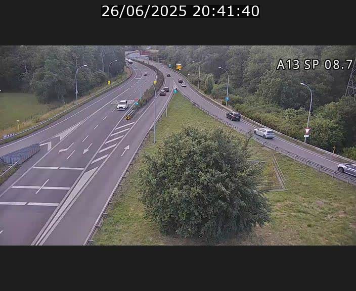 Traffic live webcam Luxembourg Jonction Lankelz - A13 direction Pétange - BK 8.7 