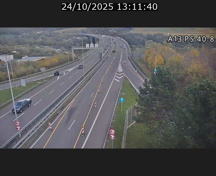 Webcam autoroute A13 à la sortie est du tunnel Markusbierg à Schengen. Vue sur le pont de la Moselle, vers l'Allemagne