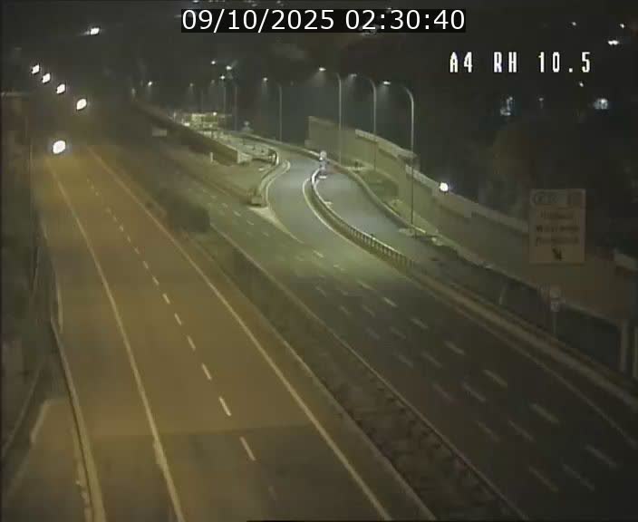 Traffic live webcam Luxembourg Pontpierre - A4 - BK 10.5 - direction Luxembourg