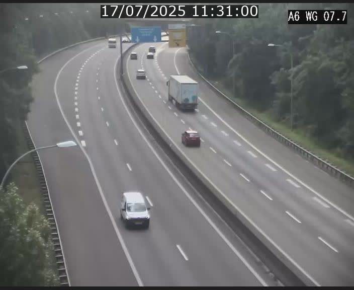 Traffic live webcam Luxembourg - Bridel - A6 - BK 7.7 - direction Belgique