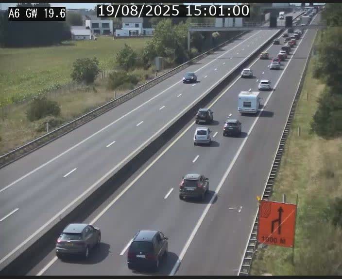 Traffic live webcam Luxembourg - Steinfort - A6 - BK 19.6 - direction Belgique