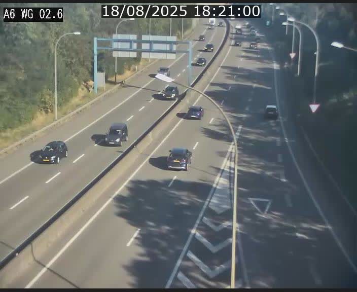 Traffic live webcam Luxembourg Croix de Cessange - A6 - BK 2.6 - direction France/Allemagne