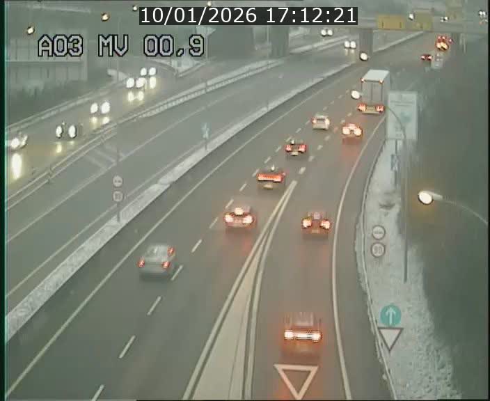 Traffic live webcam Luxembourg Croix de Gasperich - A3 - BK 0.4 - direction Luxembourg