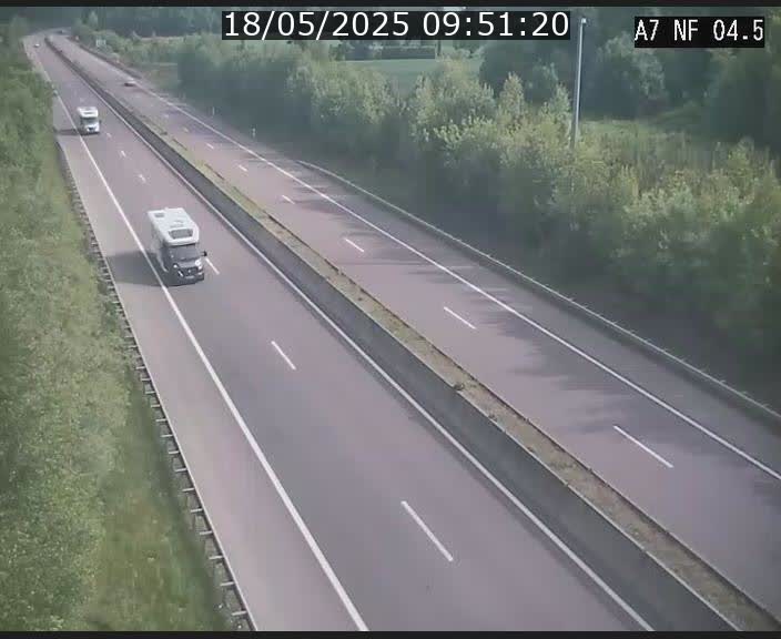 Caméra autoroute Luxembourg A7 - Passage à gibier Rëngelbour - direction Tunnel Grouft