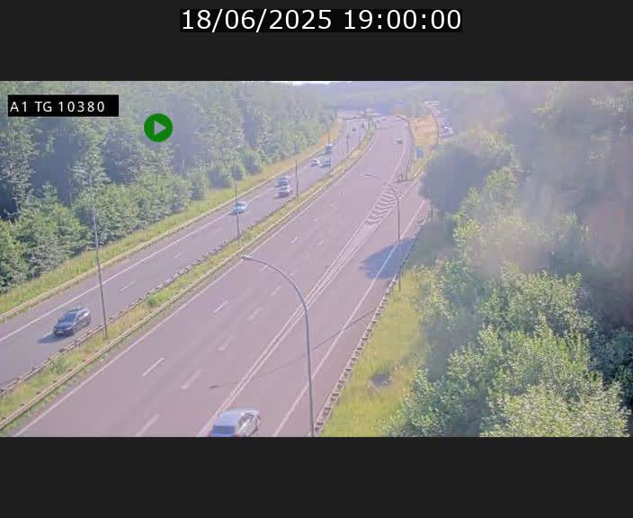 Traffic live webcam Luxembourg Senningerberg - A1 direction Luxembourg Kirchberg - BK 10.3