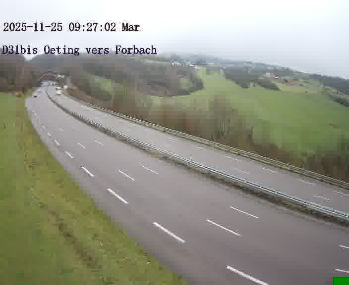Caméra routière située sur D31bis (France) à Oeting, orientée vers Forbach, surveillant en continu la circulation locale et régionale.