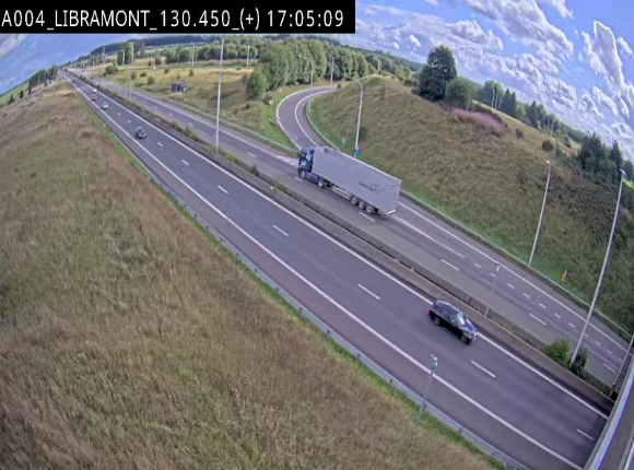 Webcam à Libramont sur l'E411 à la jonction avec la N89 menant vers Bouillon et la France. Vue orientée vers Arlon