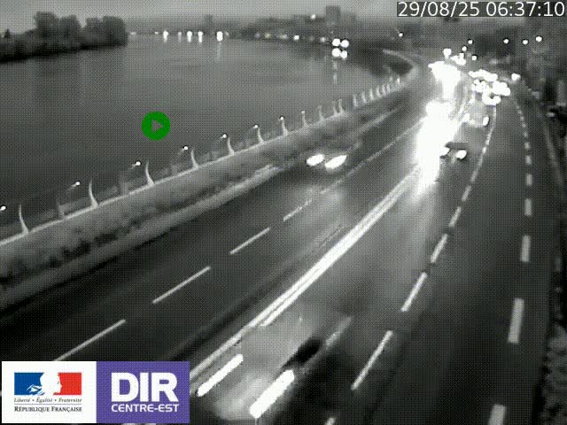 Webcam sur le quai Parjot à Vienne, aux Portes de Lyon, sur la Nationale 7, à la jonction avec le boulevard du Rhône-nord (D1407), caméra orientée vers Lyon