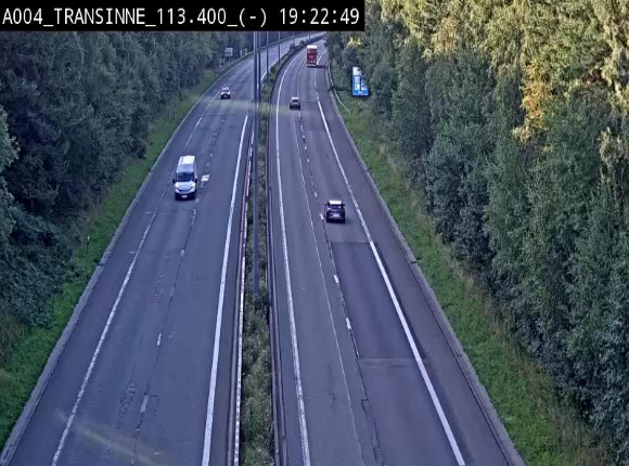 Caméra trafic E411 (A4) - Transinne direction Namur - BK 113.425