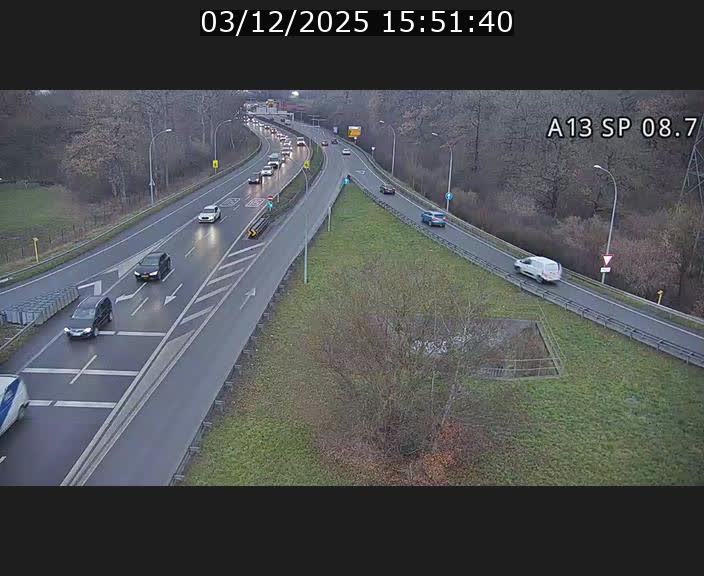 Traffic live webcam Luxembourg Jonction Lankelz - A13 direction Pétange - BK 8.7 