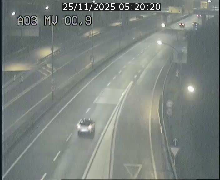 Traffic live webcam Luxembourg Croix de Gasperich - A3 - BK 0.4 - direction Luxembourg