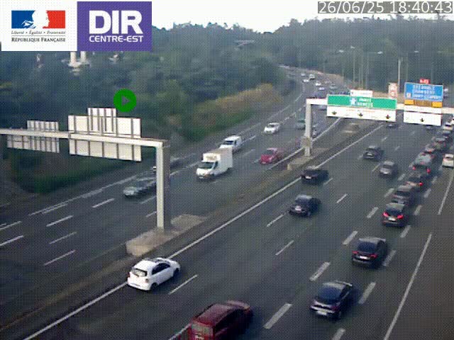 Caméra de circulation routière sur le boulevard périphérique Laurent Bonnevay de Lyon (D383) à hauteur de Bron, avant la jonction avec l'A43. Vue orientée vers l'échangeur
