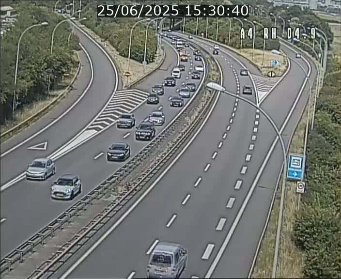 Traffic live webcam Luxembourg Leudelange - A4 - BK 4.9 - direction Luxembourg