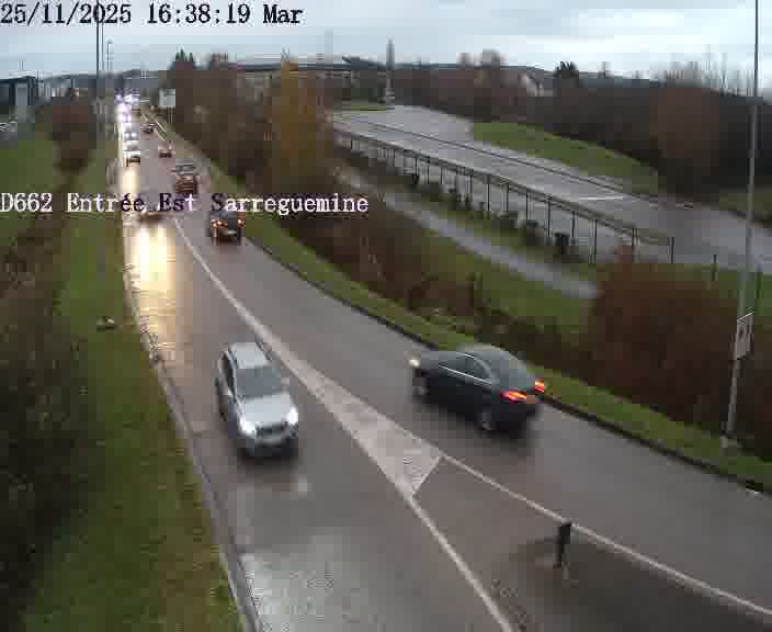 Point de vue trafic déployé sur D662 (France) à Sarreguemines, regardant vers Sarreguemines, aidant conducteurs et services à anticiper les flux.