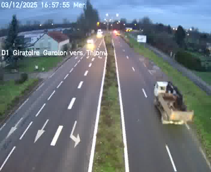 Webcam de surveillance sur D1 (France) à Ennery, cadrée vers Thionville, proposant une information routière utile aux déplacements quotidiens.